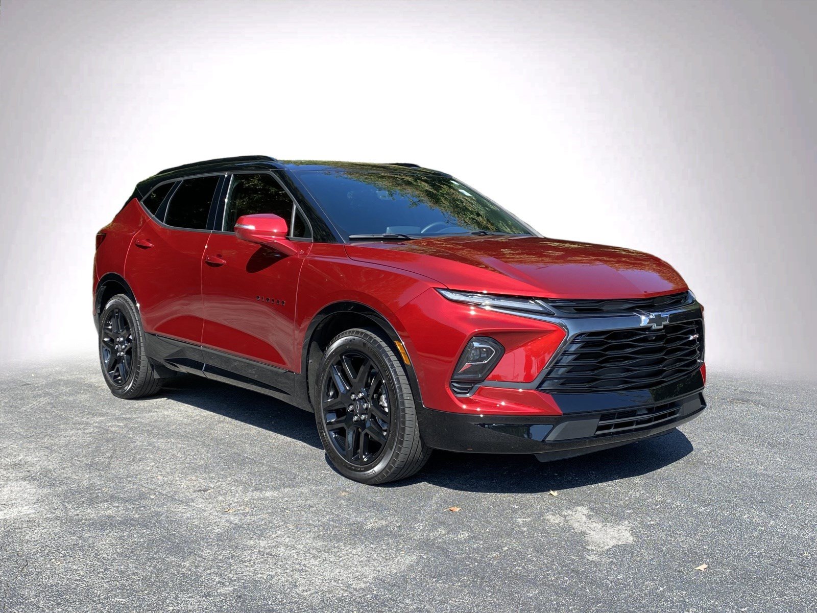 Used 2025 Chevrolet Blazer RS w/ Driver Confidence II Package AWD/4WD image 2