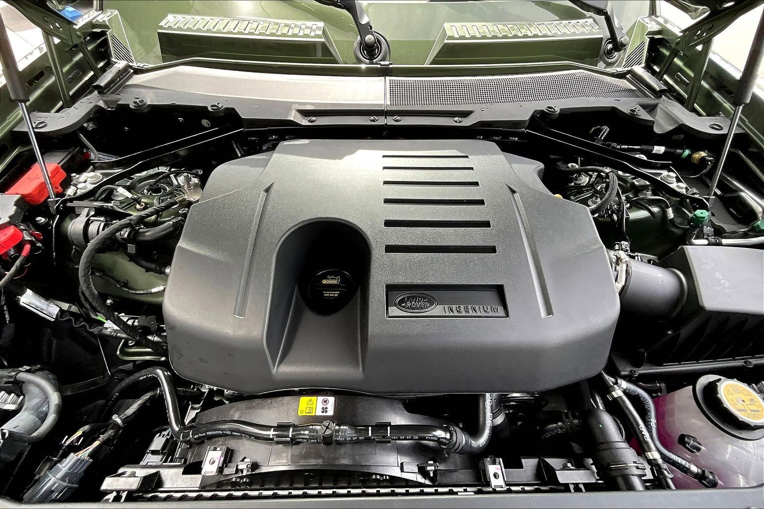 New 2026 Land Rover Defender 110 X-Dynamic SE image 11