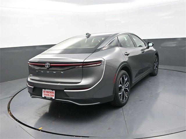 Used 2023 Toyota Crown XLE image 7