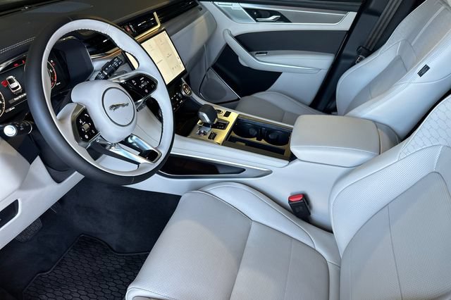 New 2026 Jaguar F-PACE R-Dynamic S AWD/4WD image 9