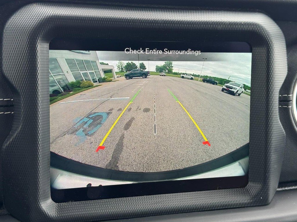 Used 2023 Jeep Wrangler Unlimited Sahara w/ Safety Group AWD/4WD image 26