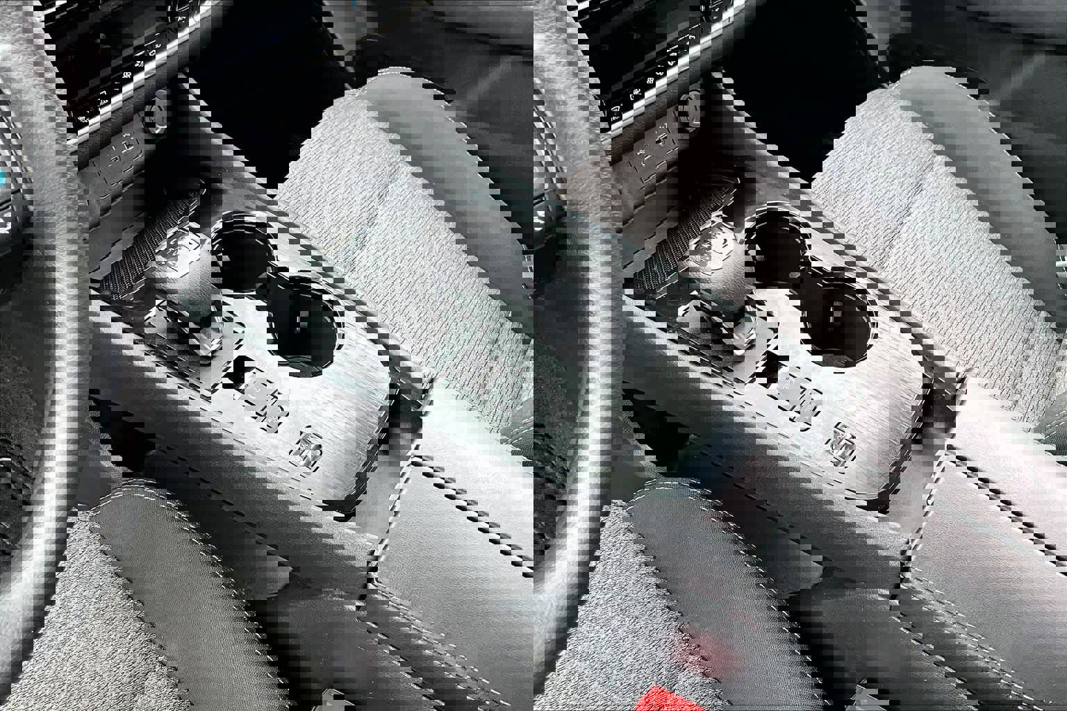 Used 2022 Nissan Rogue SV image 14