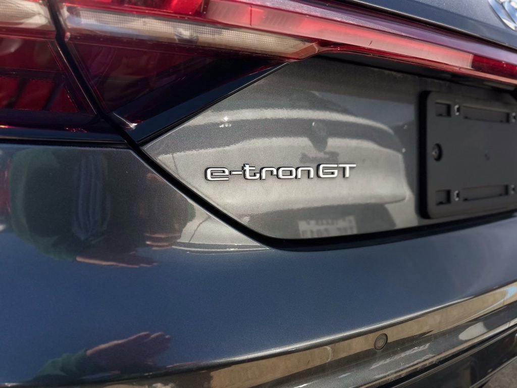 Used 2022 Audi e-tron GT Premium Plus image 4