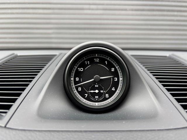 Used 2025 Porsche Macan AWD/4WD image 18