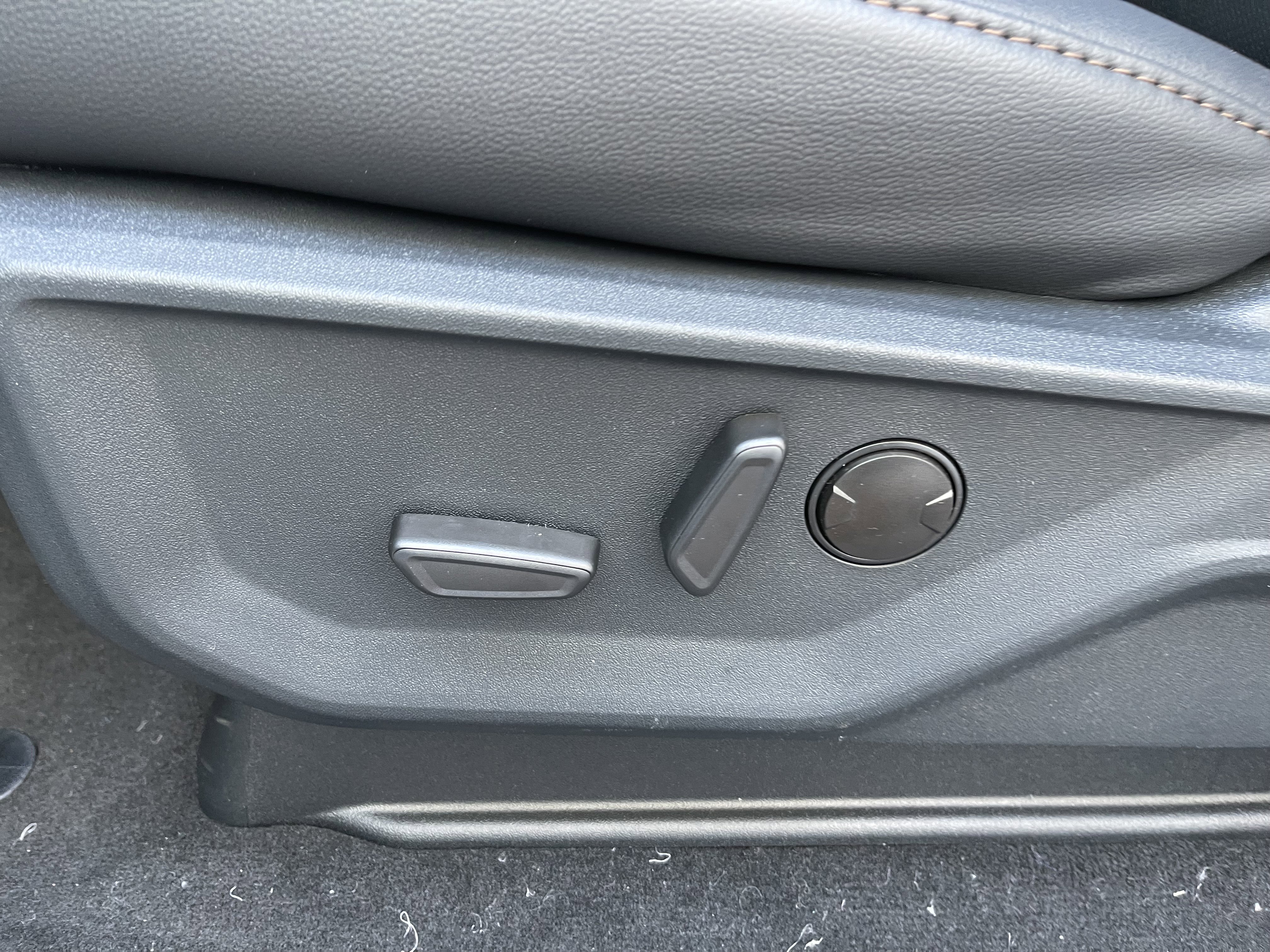 New 2026 Ford F350 Lariat w/ Black Appearance Package image 9