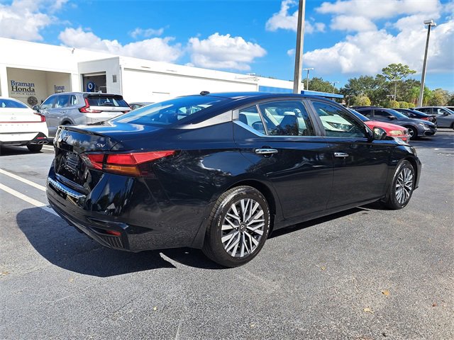 Used 2023 Nissan Altima 2.5 SV image 5