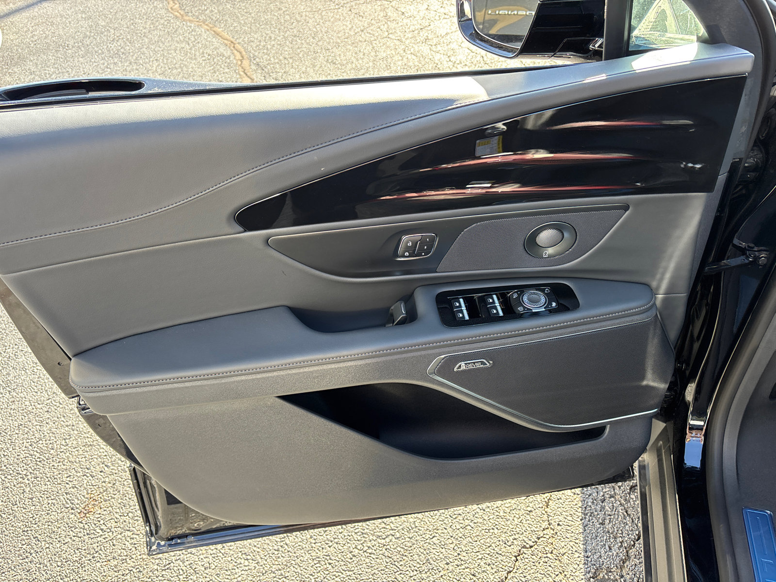 New 2026 Lincoln Nautilus Reserve w/ Jet Appearance Package image 11