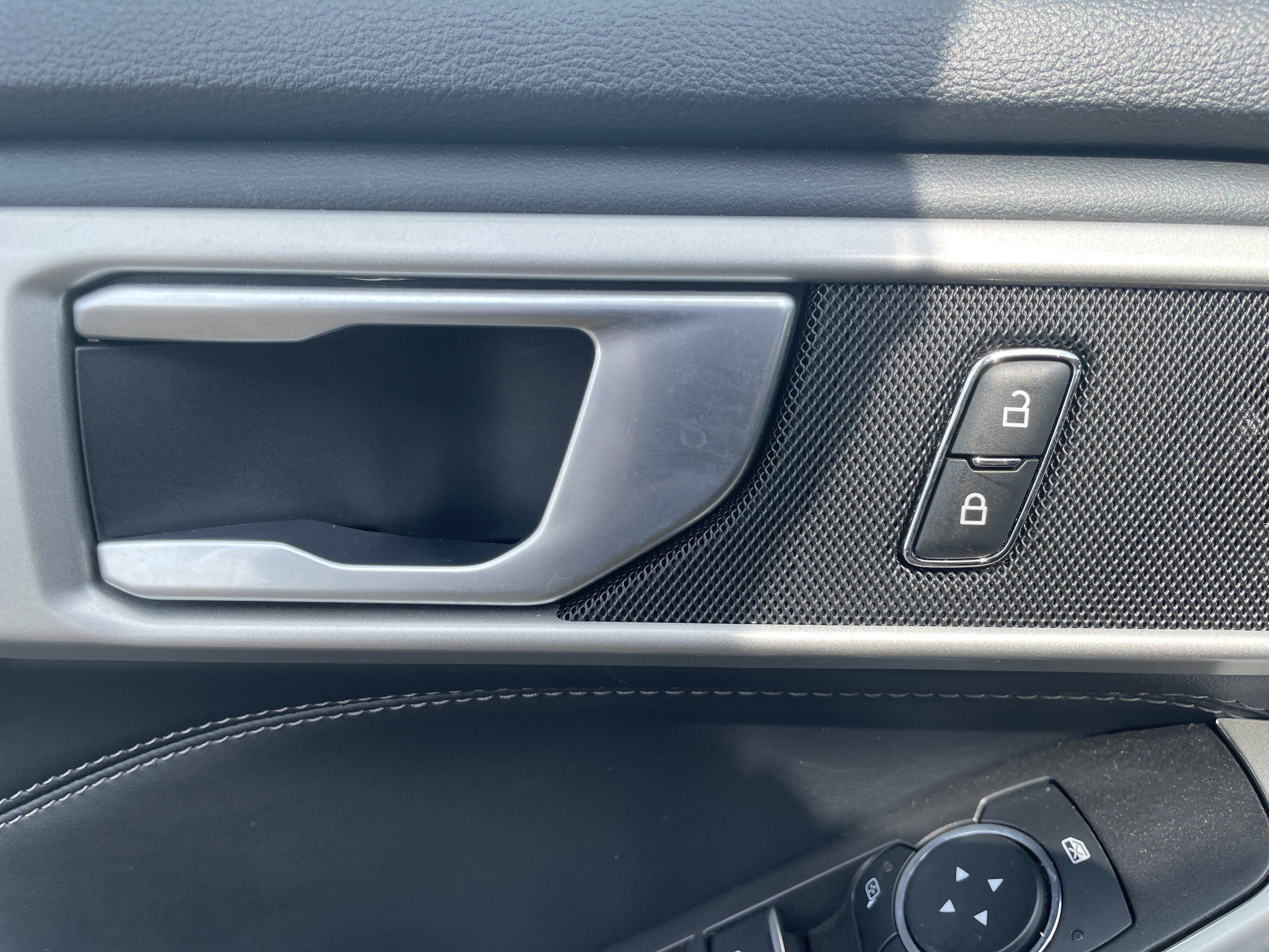 Used 2023 Ford Explorer XLT w/ Equipment Group 202A image 11