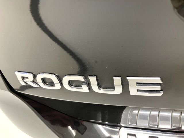 Used 2018 Nissan Rogue SV image 16