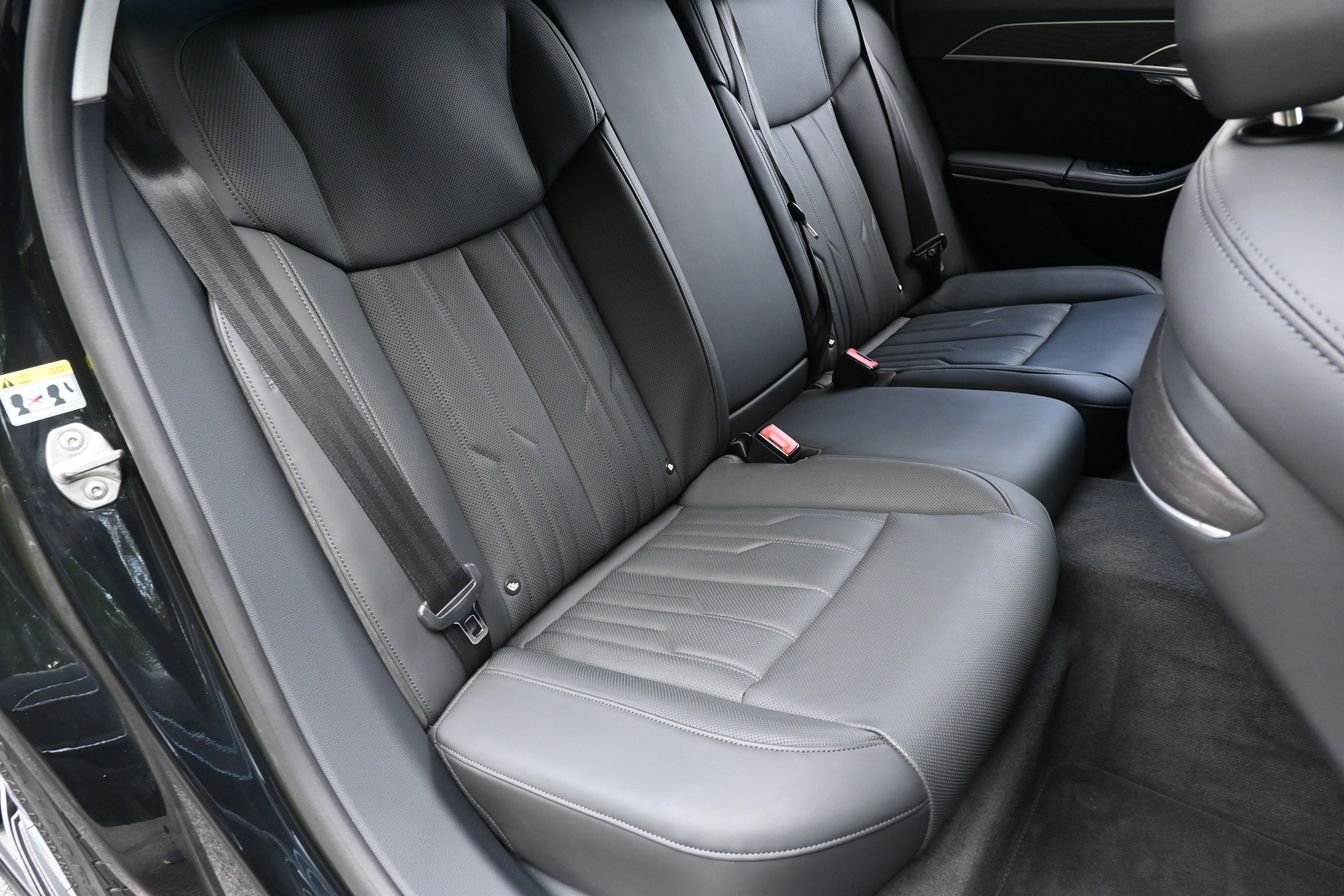 Used 2022 Audi A8 L 3.0T image 21