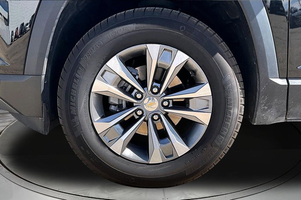 Used 2025 Chevrolet Equinox LT AWD/4WD image 32