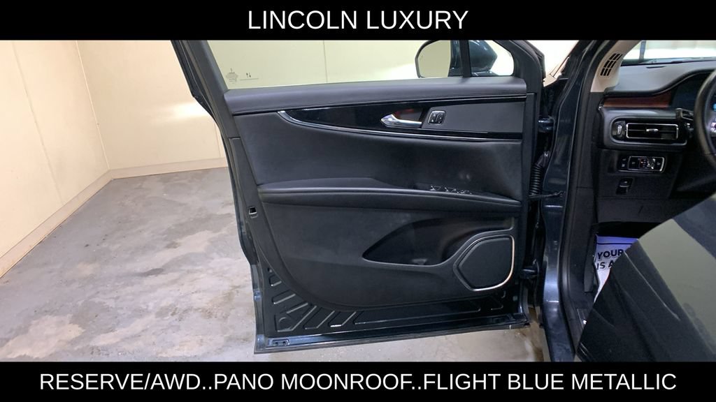 Used 2023 Lincoln Nautilus Reserve AWD/4WD image 28