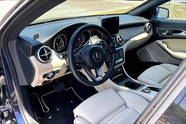 Used 2018 Mercedes-Benz CLA 250 image 14