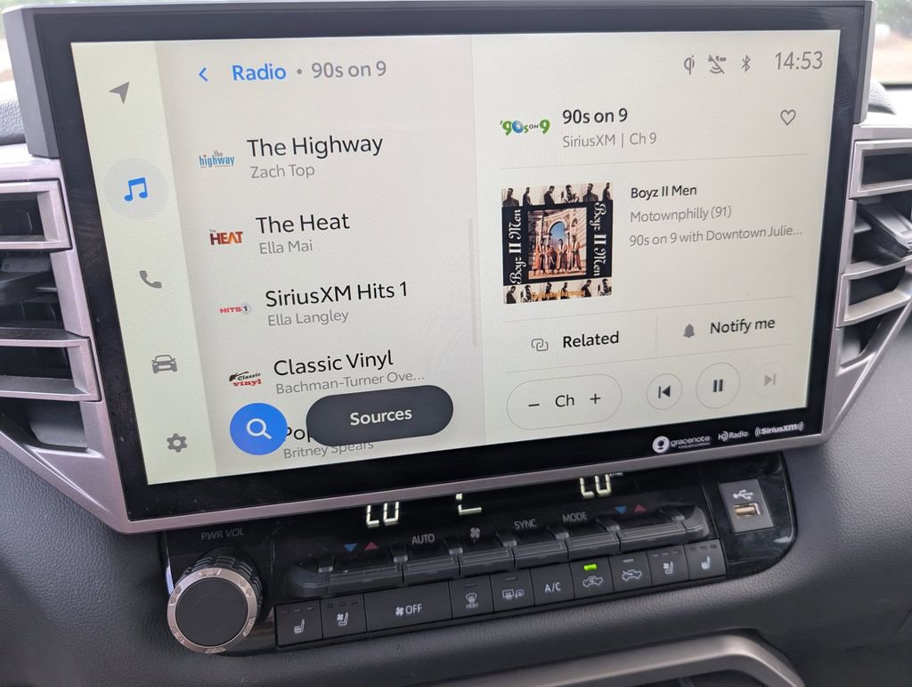 Used 2023 Toyota Tundra Limited w/ Power Package image 11