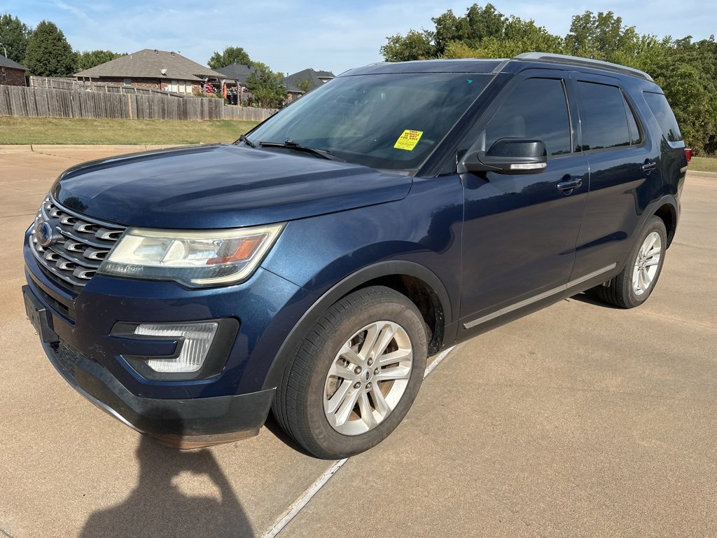 Used 2017 Ford Explorer XLT w/ Equipment Group 201A image 1