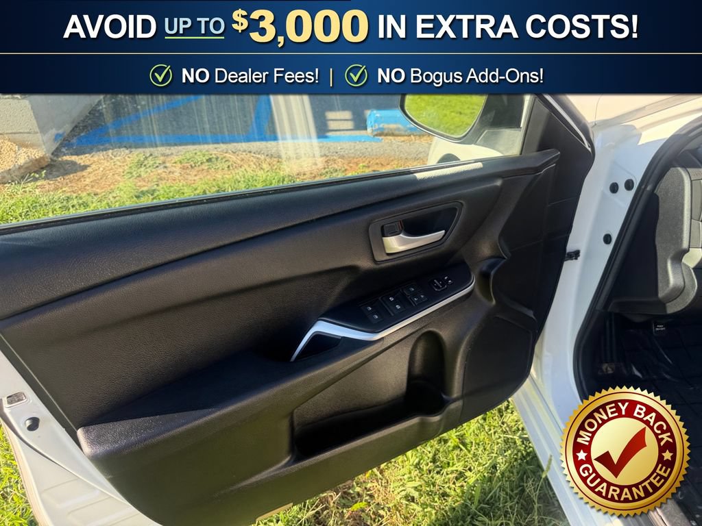Used 2015 Toyota Camry SE FWD image 16