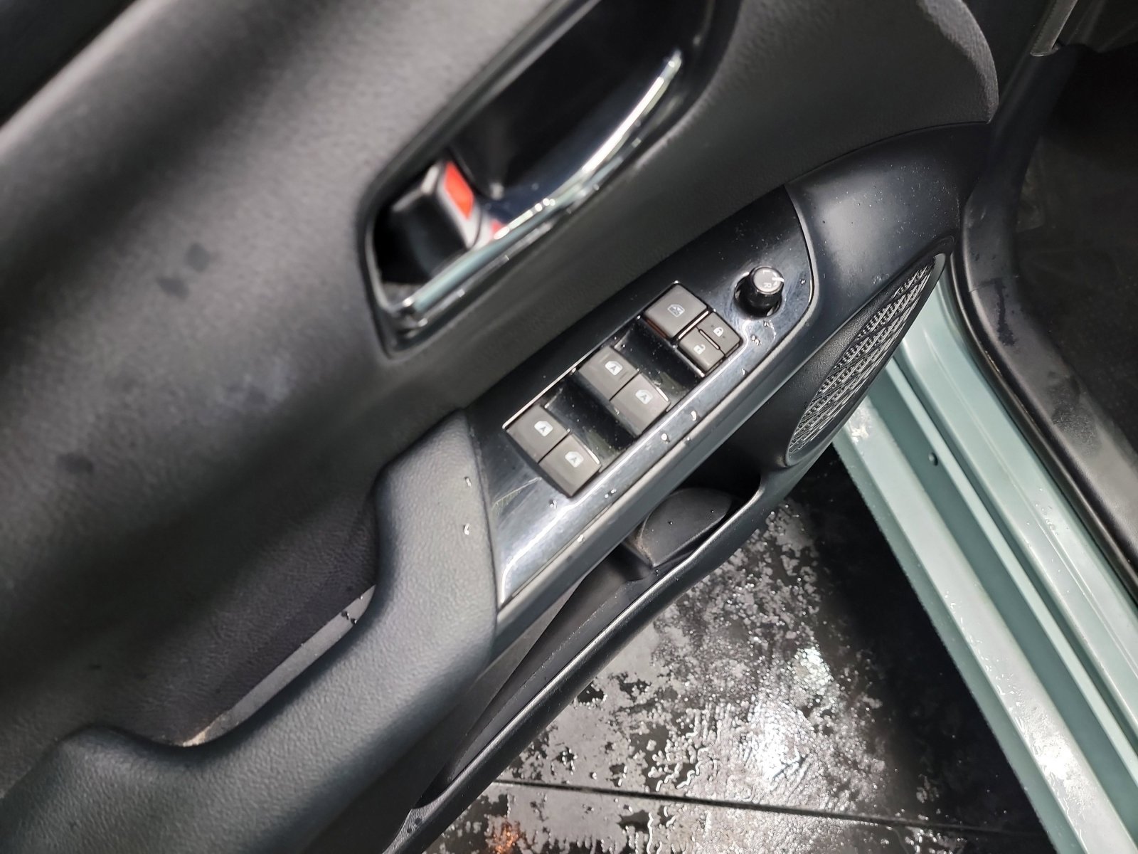 Used 2016 Toyota Prius Two image 14