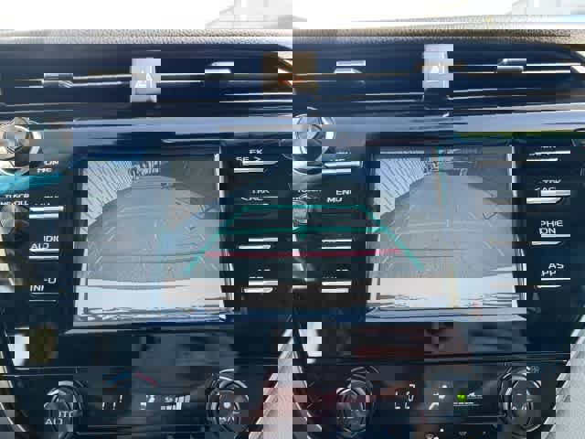 Used 2018 Toyota Camry SE w/ Moonroof Package image 33