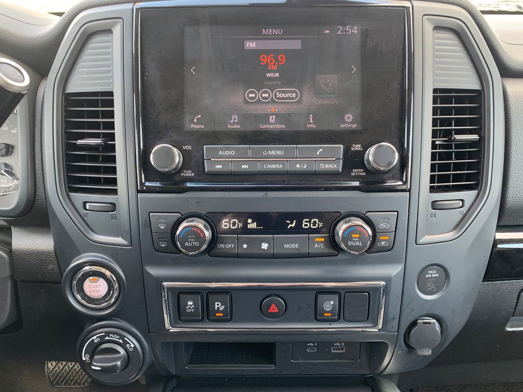 Used 2023 Nissan Titan SV w/ SV Convenience Package image 15