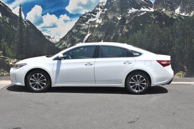 Used 2016 Toyota Avalon XLE Plus FWD image 7