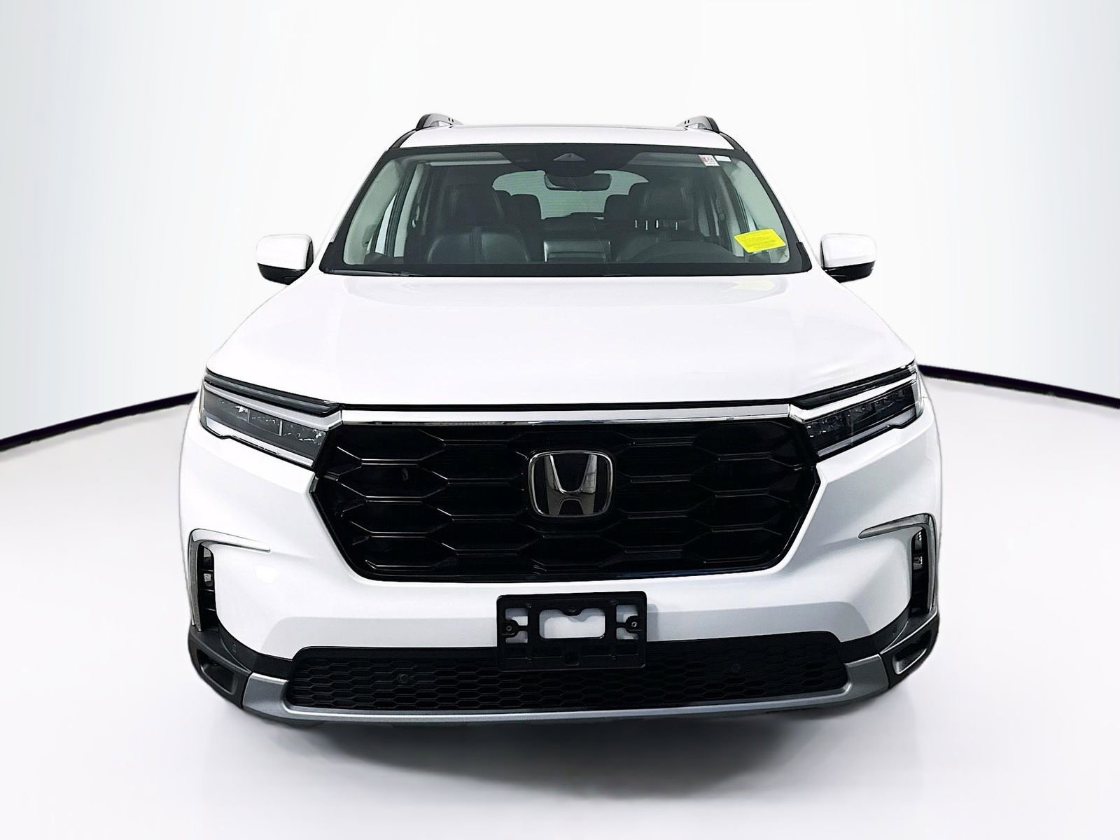 Used 2023 Honda Pilot Touring image 2