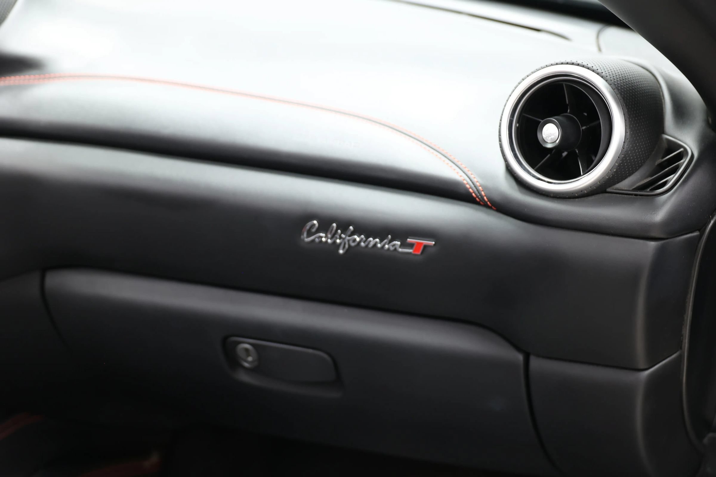 Used 2017 Ferrari California T RWD image 84