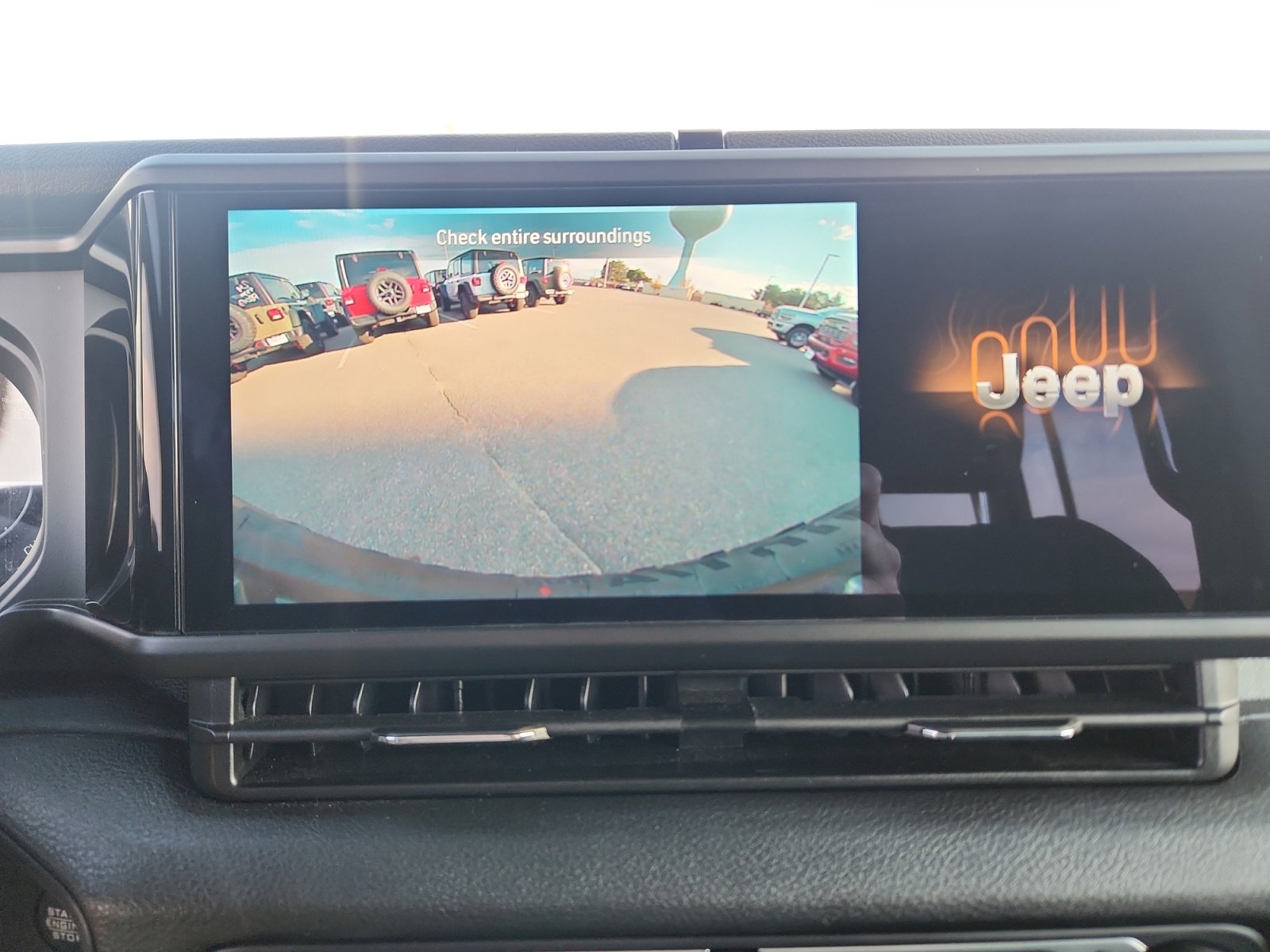 Used 2025 Jeep Wrangler Willys image 30