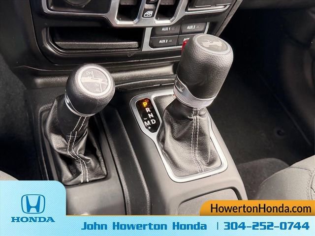 Used 2023 Jeep Wrangler Unlimited Sahara AWD/4WD image 24