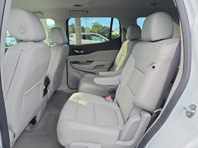 Certified 2023 GMC Acadia SLT FWD image 9