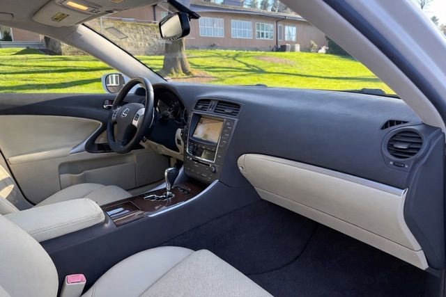 Used 2011 Lexus IS 250 w/ Premium Pkg Value Edition image 12