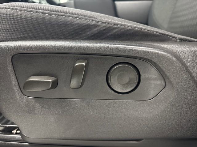 Used 2025 Chevrolet Silverado 1500 LT image 10