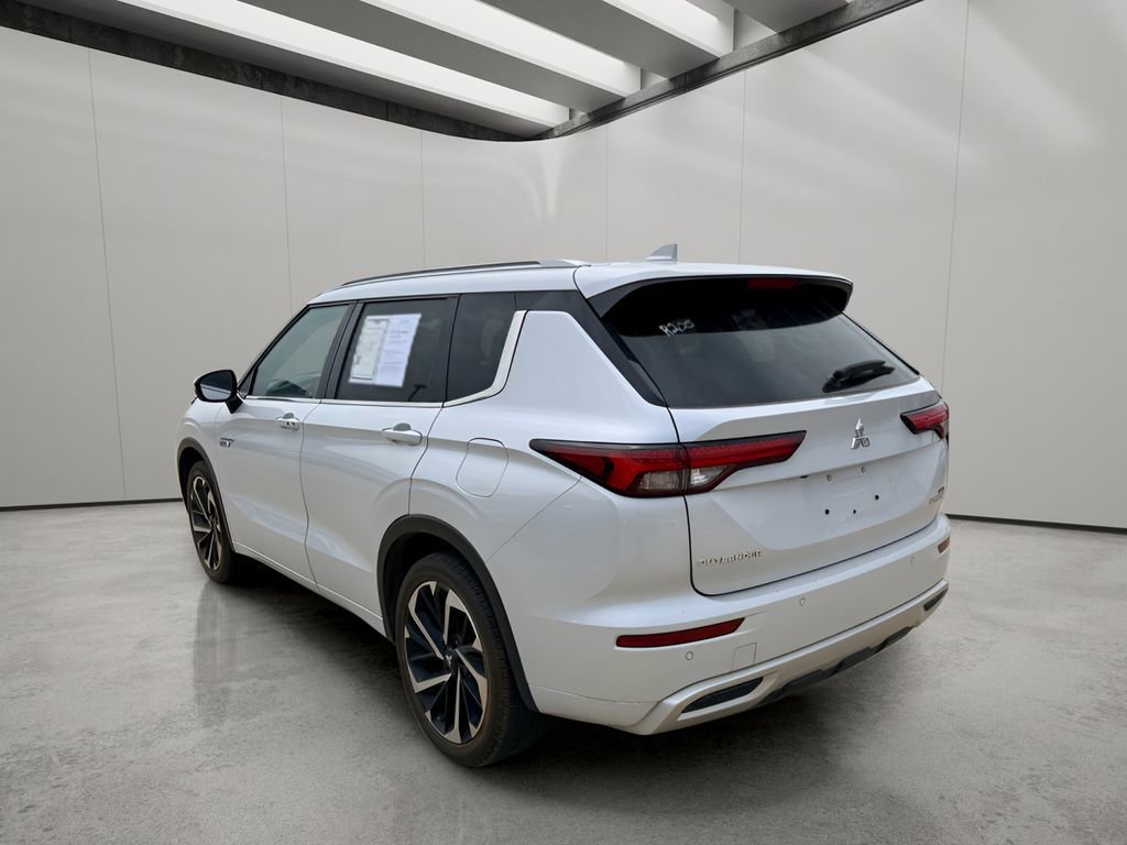 Used 2024 Mitsubishi Outlander SEL AWD/4WD image 3