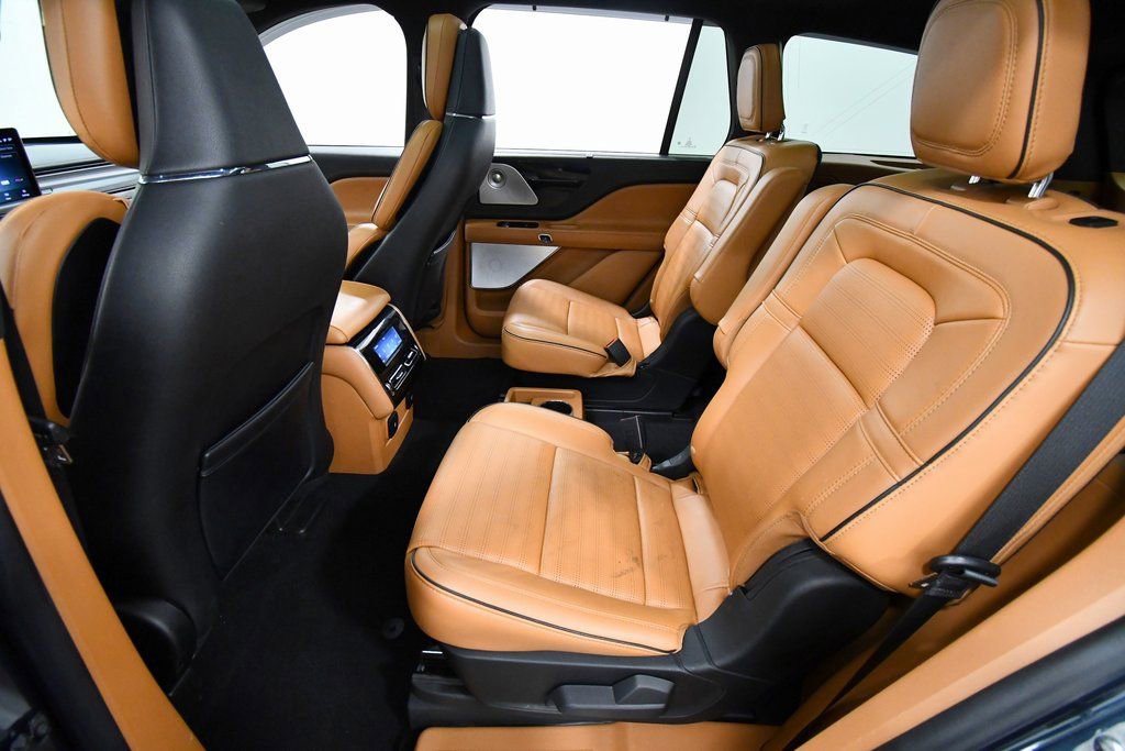 Used 2022 Lincoln Aviator Black Label w/ Dynamic Handling Package image 16