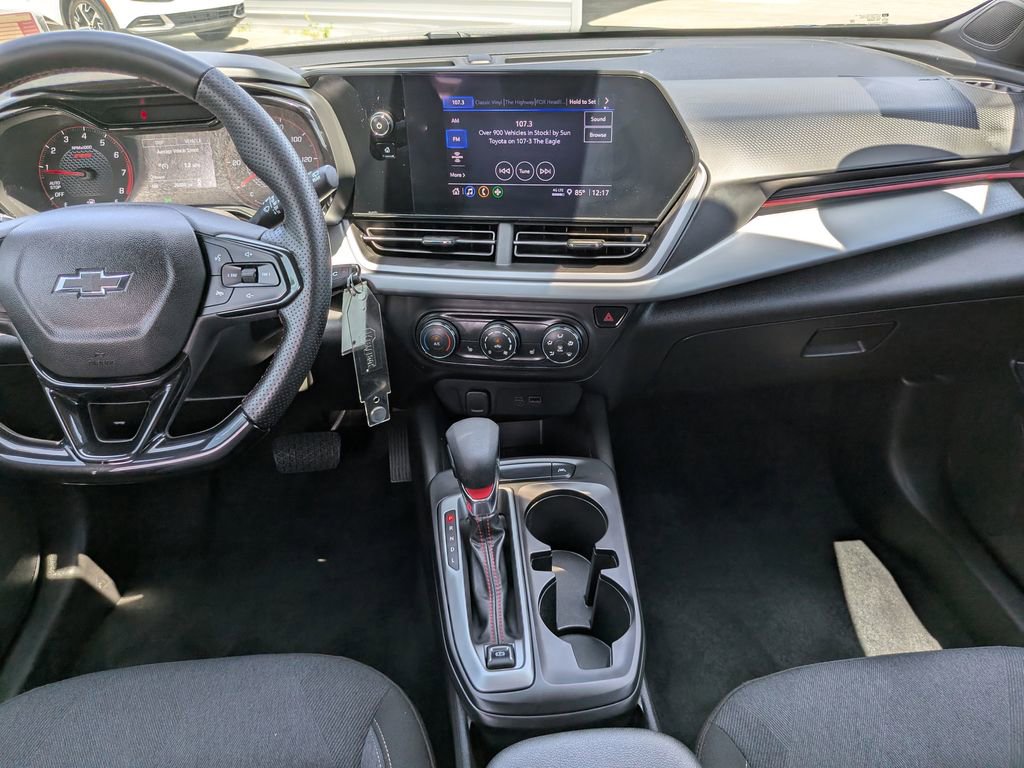 Used 2024 Chevrolet Trax RS FWD image 17