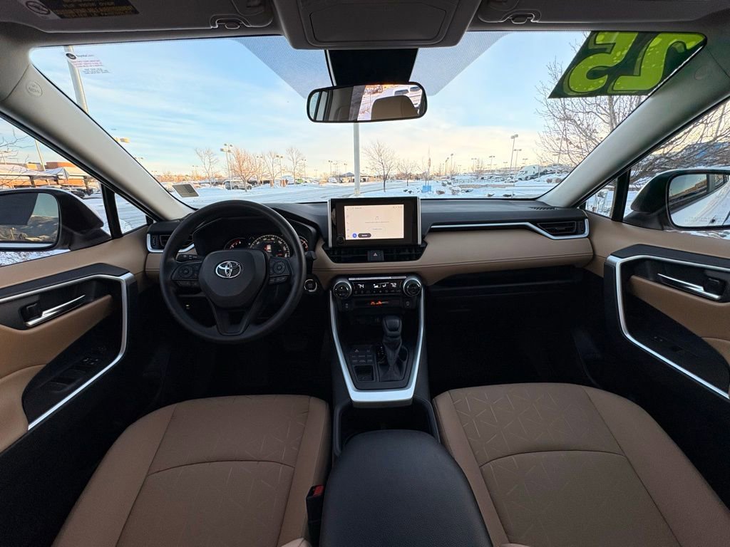 Used 2025 Toyota RAV4 XLE image 12