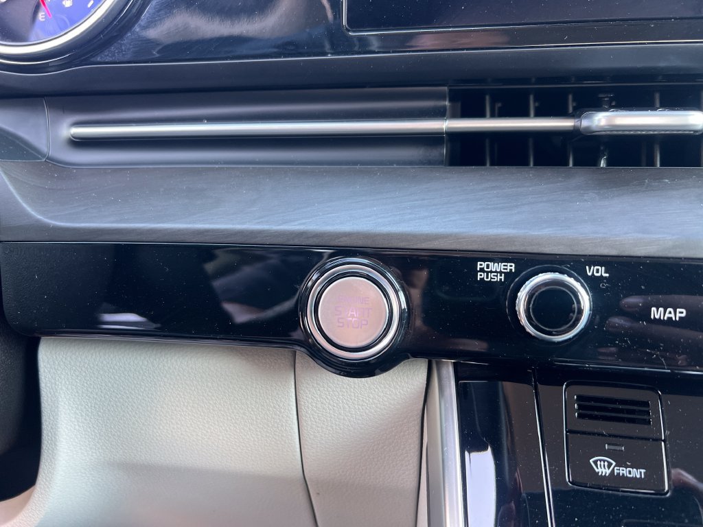 Certified 2024 Kia Carnival EX FWD image 22