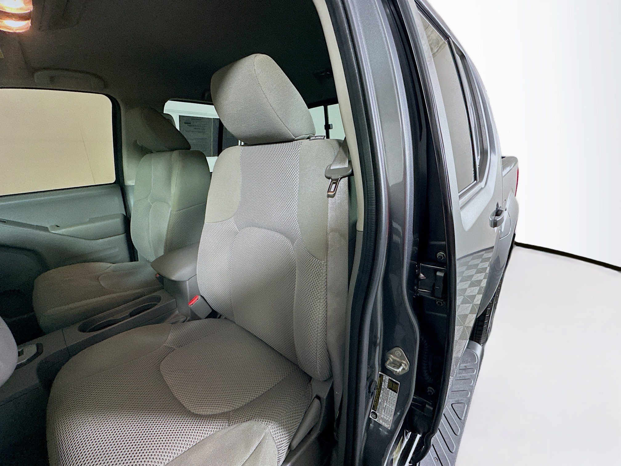 Used 2020 Nissan Frontier SV w/ Midnight Edition Floor Mats image 12