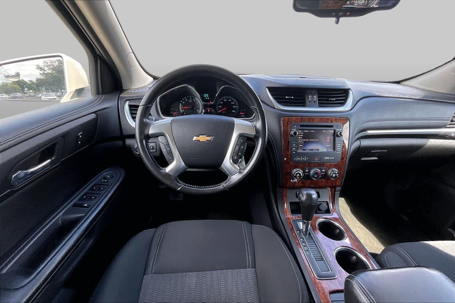 Used 2013 Chevrolet Traverse LT FWD image 6