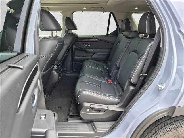 Used 2025 Honda Pilot Elite image 18