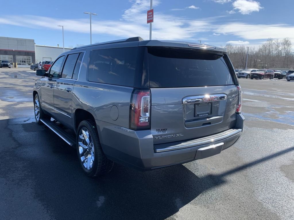 Used 2020 GMC Yukon XL Denali w/ Denali Premium Package image 6