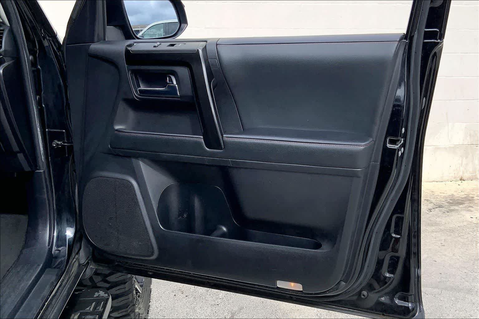 Used 2020 Toyota 4Runner TRD Off-Road AWD/4WD image 28