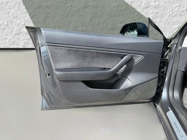 Used 2018 Tesla Model 3 Long Range RWD image 15