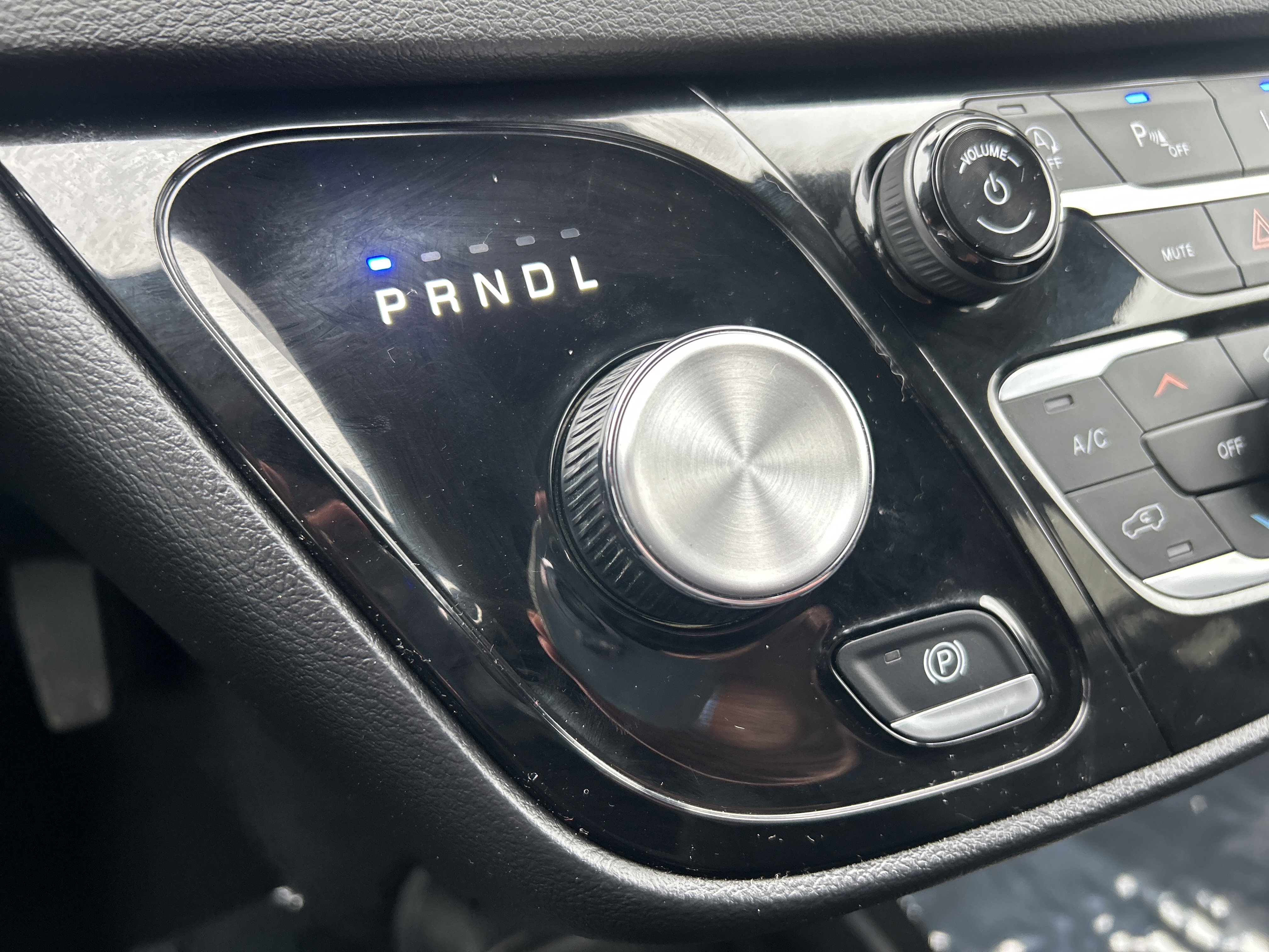Used 2025 Chrysler Pacifica Select FWD image 25