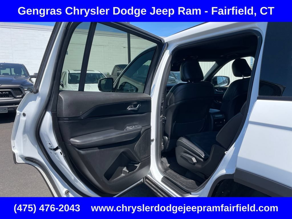 Certified 2023 Jeep Grand Cherokee L Laredo AWD/4WD image 29