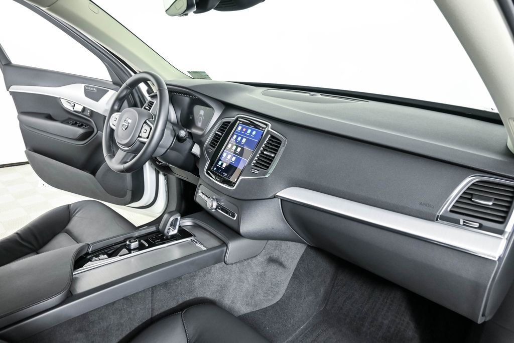 Certified 2025 Volvo XC90 B5 Core w/ Protection Package Premier AWD/4WD image 25