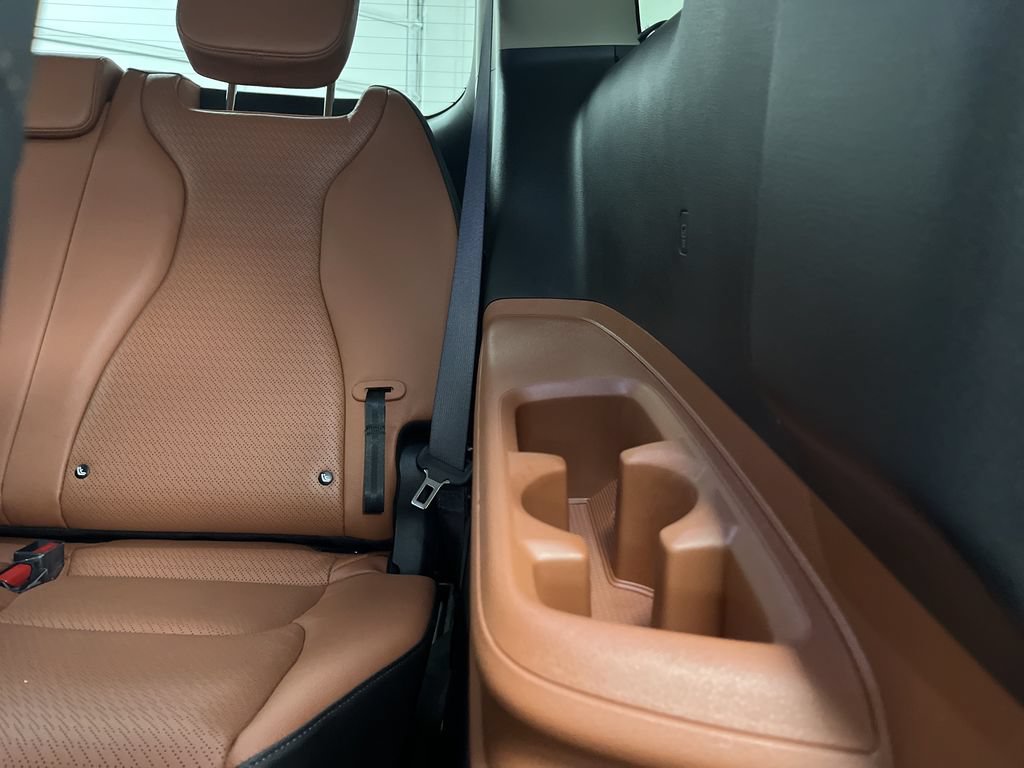 Used 2025 Kia Carnival SX Prestige FWD image 19