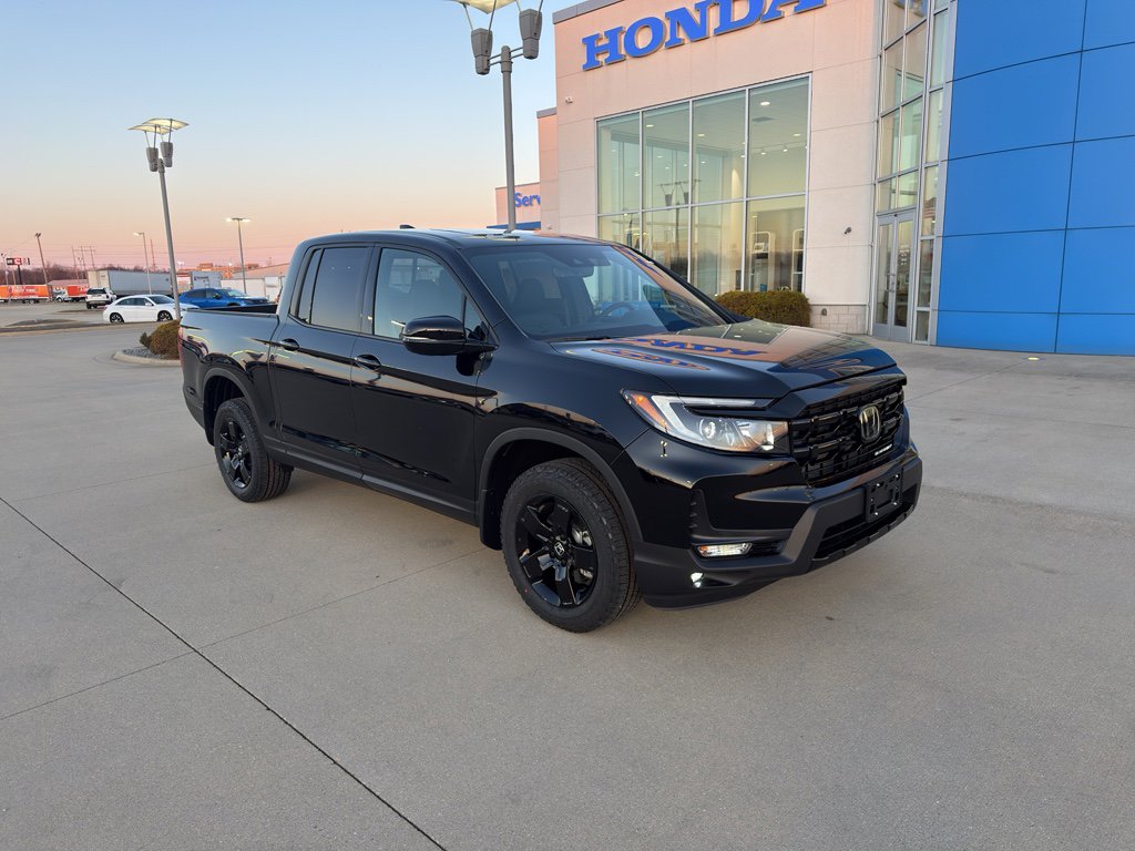 Used 2025 Honda Ridgeline TrailSport image 3