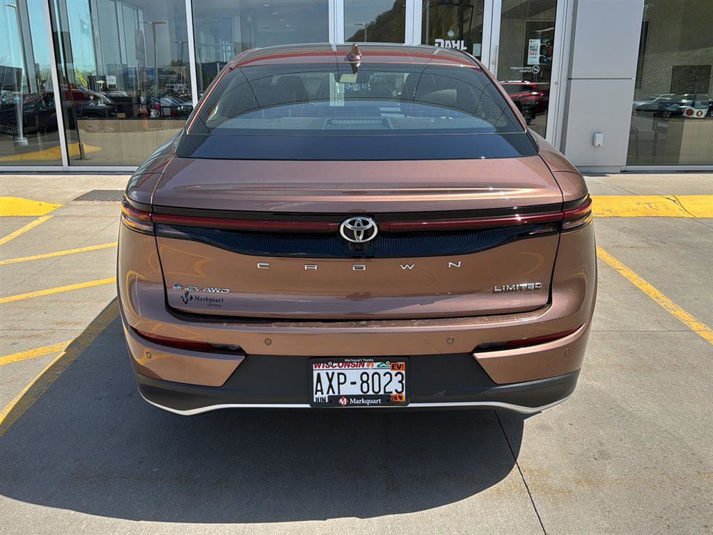 Used 2025 Toyota Crown Limited w/ Advanced Technology Package AWD/4WD image 12