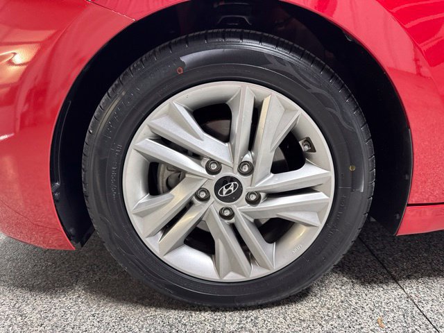 Used 2020 Hyundai Elantra SEL FWD image 4