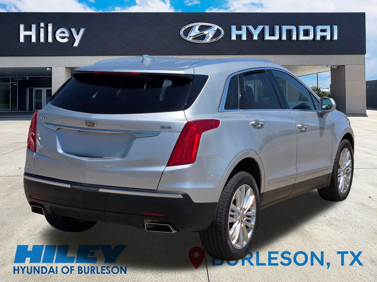 Used 2019 Cadillac XT5 Premium Luxury FWD image 4
